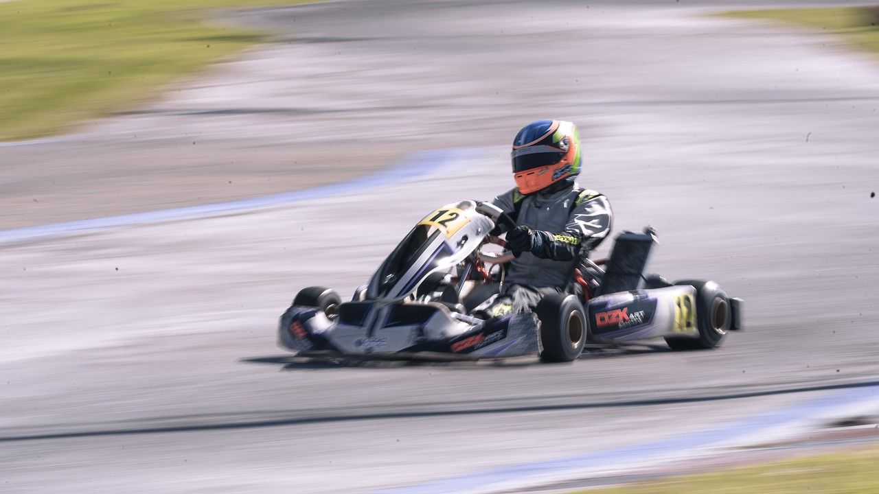 découvrez l'univers passionnant du karting avec karting champions ! rejoignez-nous pour des courses palpitantes, des conseils d'experts et tout ce qu'il faut savoir pour devenir un champion sur la piste. que vous soyez débutant ou pilote expérimenté, vivez l'adrénaline du karting avec nous !