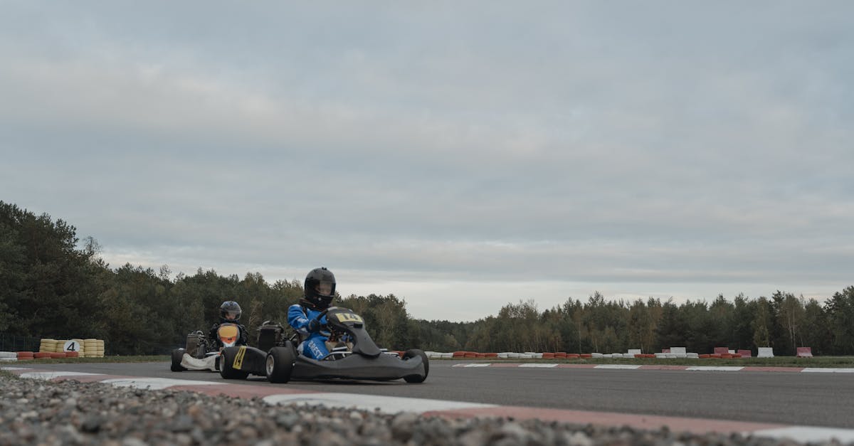 découvrez tout sur les go-karts : conseils d'achat, sécurité, pistes et modèles adaptés aux enfants et adultes. initiez-vous à la conduite et trouvez le kart idéal pour vous amuser en toute sécurité.