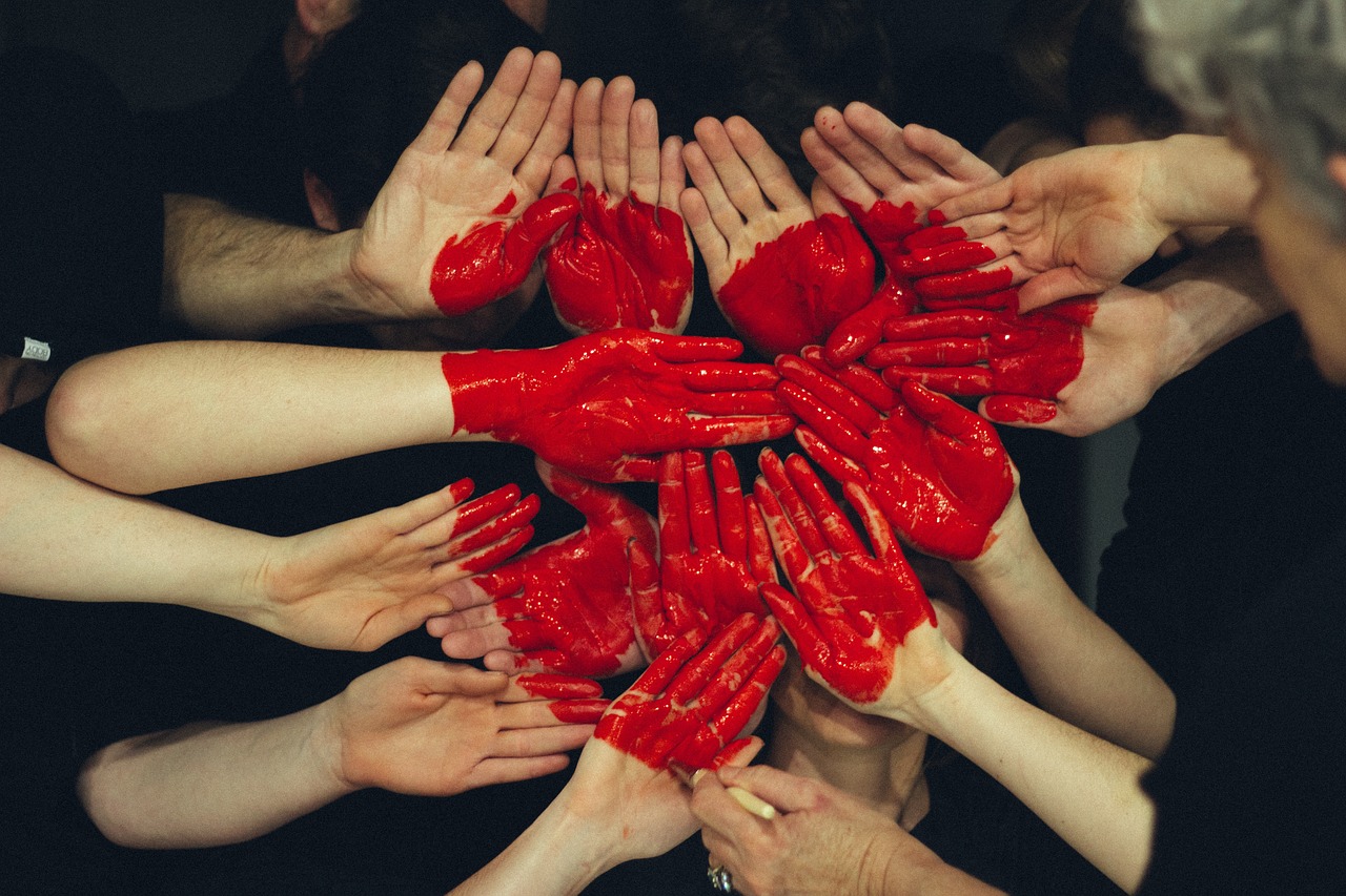 découvrez comment les dynamiques d'équipe influencent la collaboration et la performance au sein d'un groupe. apprenez des stratégies pour améliorer la communication et renforcer les relations interpersonnelles afin de maximiser l'efficacité collective.