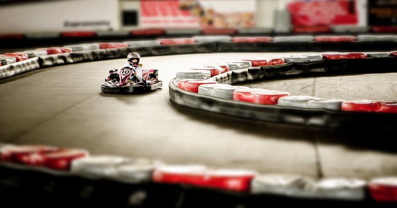 Remorque porte-kart : choisir, charger et arrimer son kart