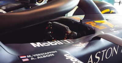 Les principaux sponsors et partenaires dans le monde du karting