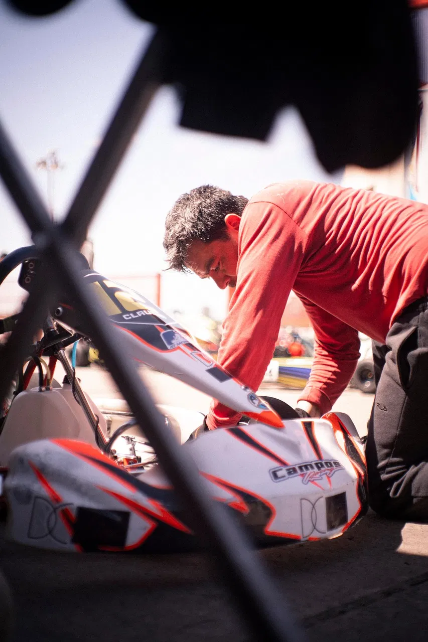 Formation karting : découvrez comment débuter et progresser en 2025