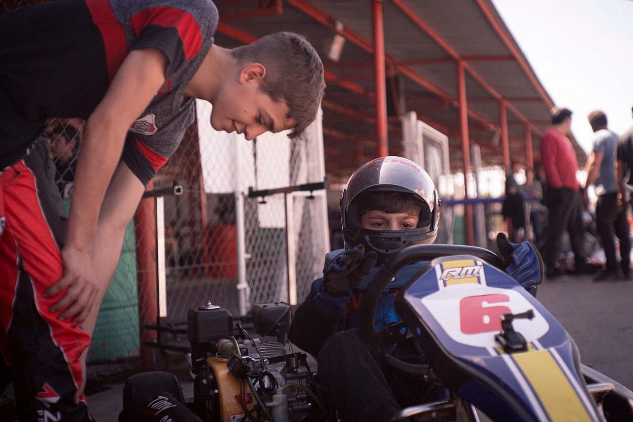 Comment progresser en karting : conseils et astuces pour débutants en 2025