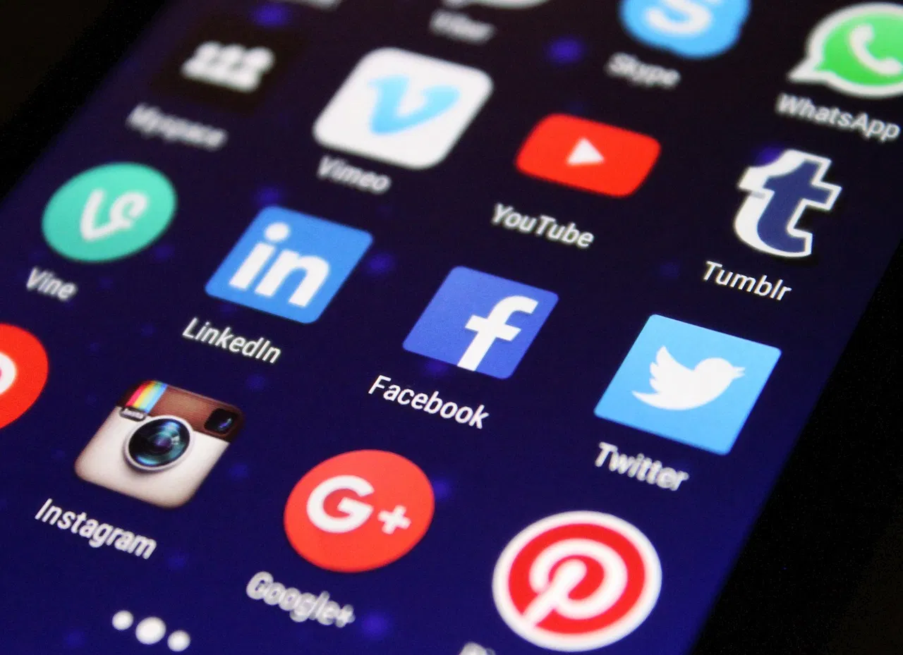 L’impact des réseaux sociaux sur la popularité du karting