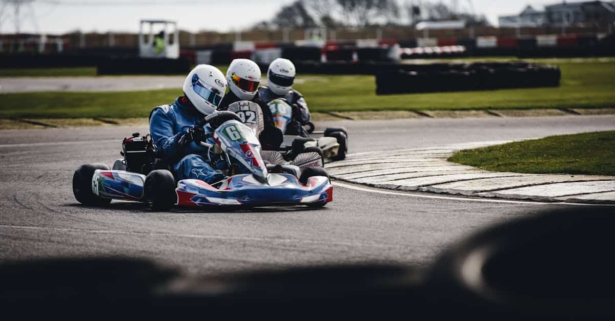 découvrez l'excitation du karting sur notre piste aménagée ! que vous soyez débutant ou pilote expérimenté, vivez des moments palpitants entre amis ou en famille. réservez votre session dès maintenant et ressentez l'adrénaline de la compétition sur quatre roues.