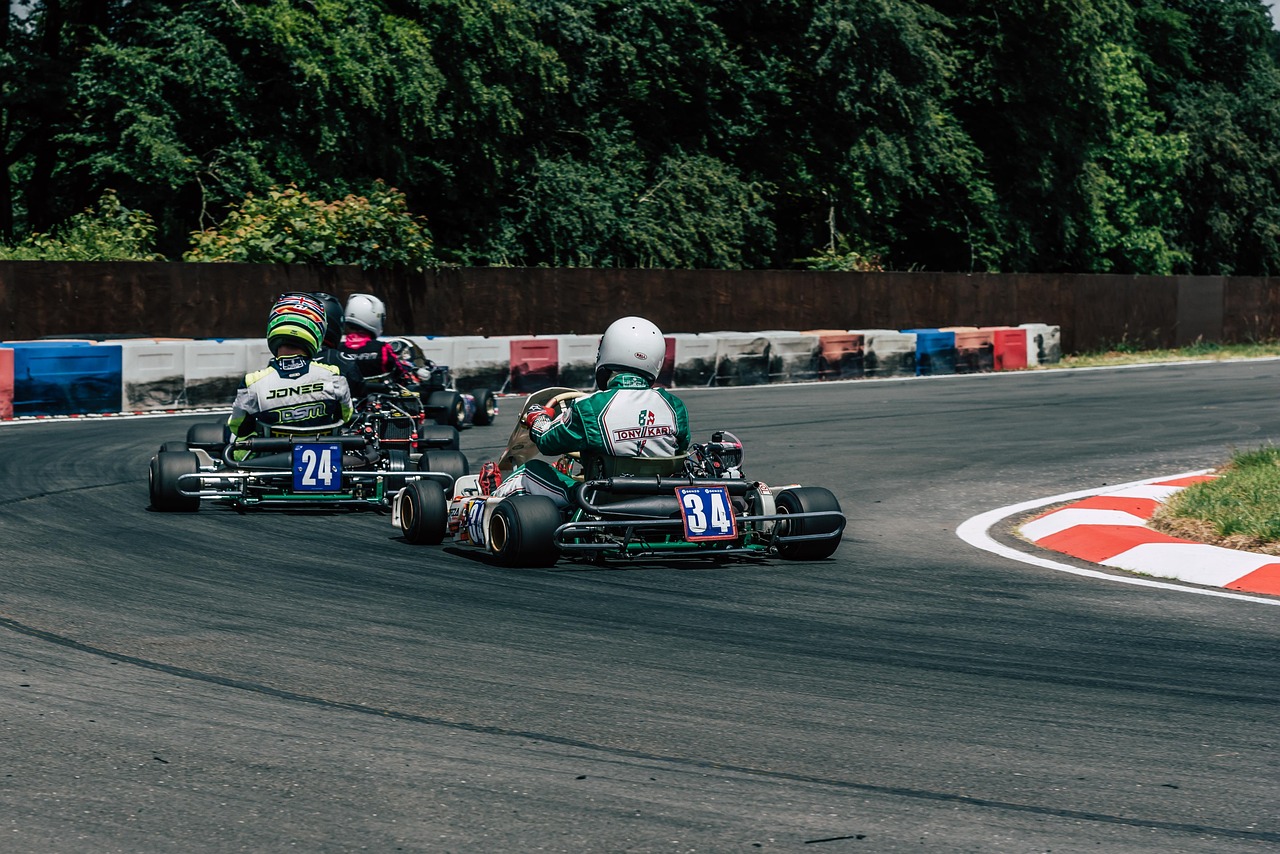 découvrez l'univers palpitant du karting ! profitez d'une expérience de conduite inoubliable sur des circuits adaptés à tous les niveaux. que vous soyez amateur ou pilote chevronné, le karting offre adrénaline, compétition et plaisir en famille ou entre amis. réservez dès maintenant votre session et préparez-vous à ressentir la vitesse !