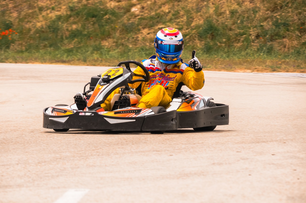 découvrez l'univers passionnant du karting ! que vous soyez débutant ou pilote expérimenté, vivez des sensations fortes sur les circuits et améliorez vos compétences de conduite. rejoignez-nous pour des courses palpitantes en famille ou entre amis.