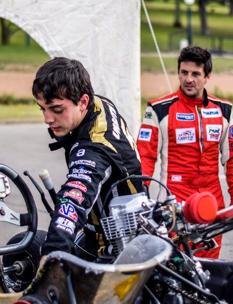 découvrez l'univers palpitant du karting ! que vous soyez débutant ou pilote aguerri, vivez des moments de vitesse intense sur des pistes époustouflantes. rejoignez-nous pour des sessions de karting inoubliables en famille ou entre amis !