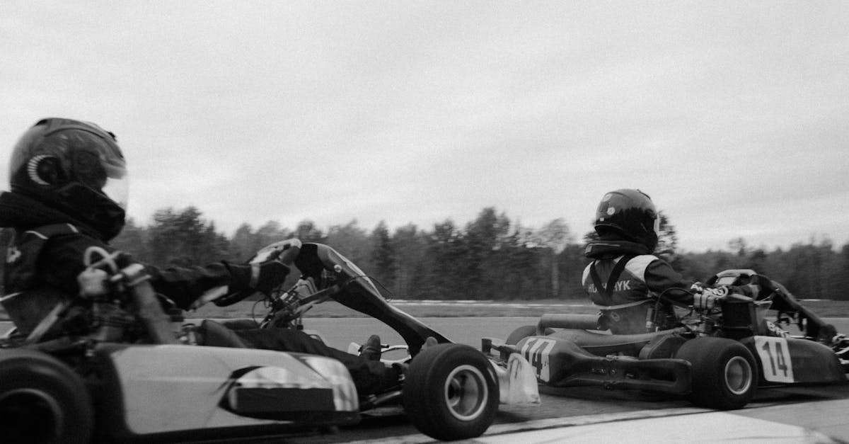 découvrez l'univers passionnant du karting : sensations fortes, compétitions palpitantes et fun entre amis ! parfait pour tous les âges, le karting est une activité incontournable pour les amateurs de vitesse et d'adrénaline.
