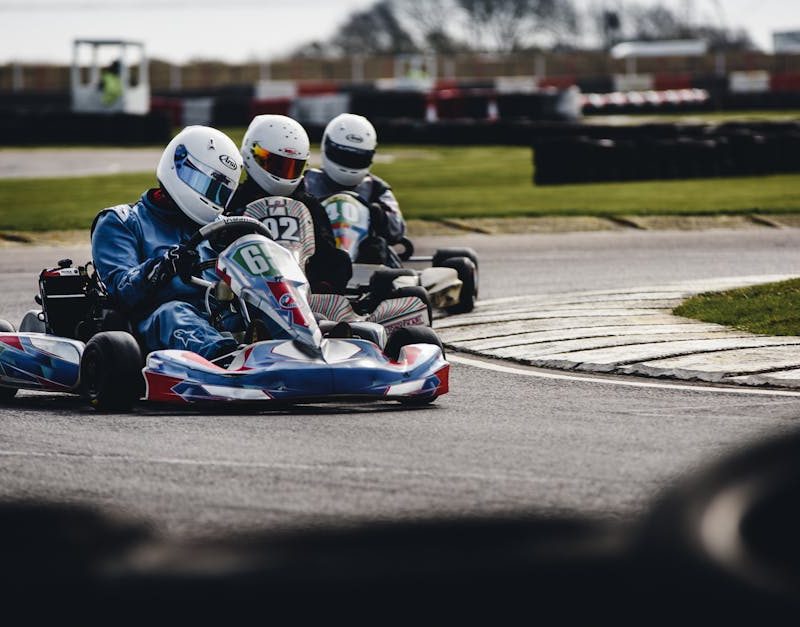 découvrez l'univers palpitant du karting ! que vous soyez débutant ou pilote confirmé, vivez des sensations fortes sur des pistes adaptées à tous. participez à des courses endiablées, améliorez vos compétences et partagez des moments inoubliables avec vos amis. réservez dès maintenant votre session de karting et laissez l'adrénaline vous enivrer !