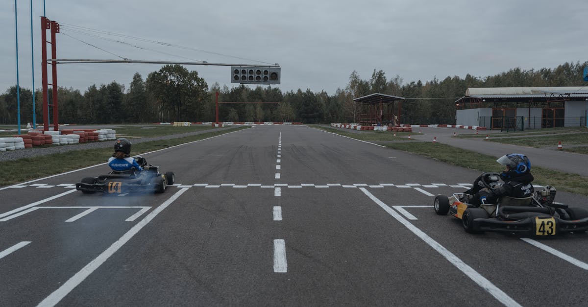 venez vivre des sensations fortes sur notre circuit de karting ! que vous soyez débutant ou pilote aguerri, notre piste vous offre des défis adaptés à tous les niveaux. louez un kart et ressentez l'adrénaline de la vitesse tout en vous amusant en famille ou entre amis. réservez dès maintenant pour une expérience inoubliable !