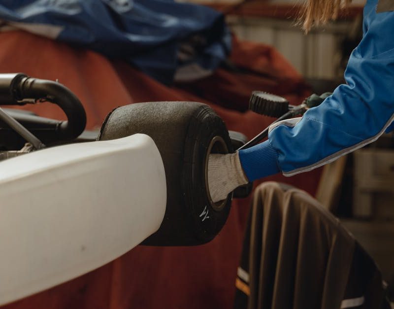 découvrez l'excitation des championnats de karting, où l'adrénaline rencontre la compétition. rejoignez des pilotes passionnés sur des circuits palpitants et vivez des courses intenses qui vous tiendront en haleine. inscrivez-vous dès maintenant et mesurez vos compétences sur la piste!