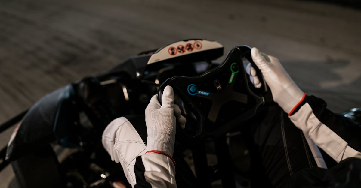 découvrez l'excitation du go-karting avec nos pistes palpitantes et des karts adaptés à tous les âges. que vous soyez novice ou pilote expérimenté, vivez des courses endiablées entre amis ou en famille dans un cadre sécurisé et convivial.