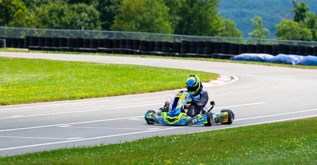 découvrez l'univers passionnant du karting ! que vous soyez débutant ou pilote expérimenté, vivez des sensations fortes sur la piste. information sur les circuits, les compétitions et les conseils pour améliorer vos performances. prêt à relever le défi ?
