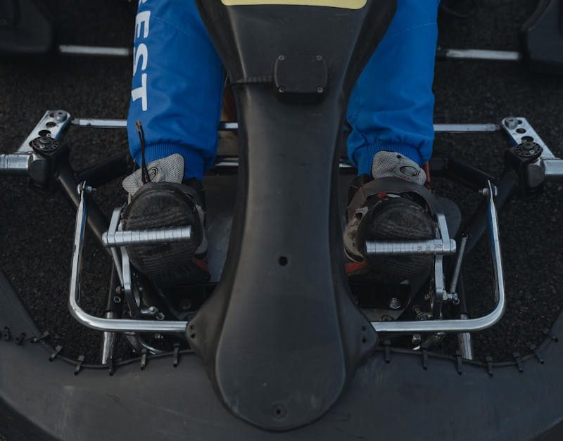 découvrez notre sélection d'équipements de karting de haute qualité, conçus pour offrir sécurité et performance aux passionnés de vitesse. que vous soyez débutant ou pilote expérimenté, trouvez tout le nécessaire pour vous équiper et profiter pleinement de chaque course.