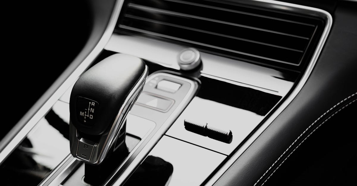 découvrez les techniques de conduite avancée pour améliorer votre sécurité, votre maîtrise du véhicule et vos performances au volant. conseils d'experts pour conducteurs confirmés souhaitant perfectionner leurs compétences sur la route.