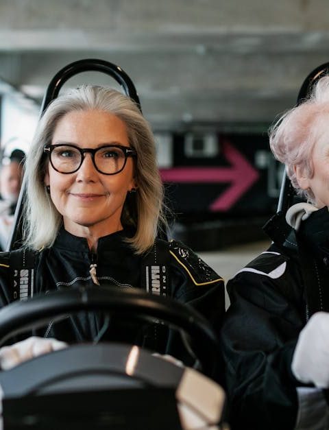 découvrez le monde passionnant du karting électrique ! vivez l'expérience de la vitesse dans des karts 100% écologiques, alliant sensations fortes et respect de l'environnement. que vous soyez novice ou pilote confirmé, notre circuit de karting électrique vous promet des moments inoubliables en famille ou entre amis.
