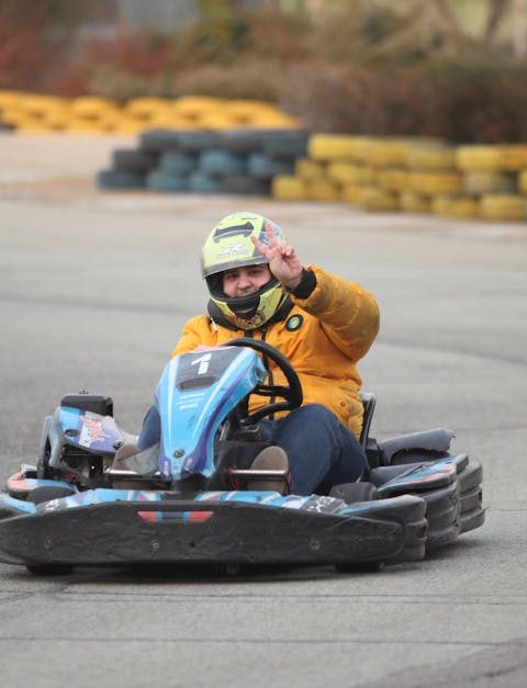 découvrez l'univers passionnant du karting : conseils pour débutants, astuces pour améliorer vos performances et actualités sur les circuits et compétitions en france.