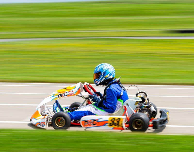 découvrez le karting performance : vivez des sensations fortes sur des circuits adaptés à tous les niveaux. que vous soyez débutant ou pilote chevronné, améliorez vos compétences et ressentez l'adrénaline de la compétition. réservez votre session dès maintenant et libérez le champion qui est en vous !
