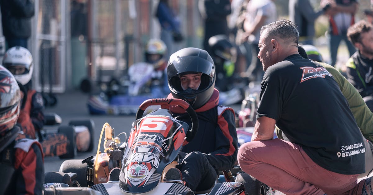 découvrez les meilleures stratégies de karting pour améliorer vos performances sur la piste, optimiser vos trajectoires et dépasser vos adversaires. idéal pour pilotes débutants et confirmés.