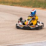 Comment améliorer son temps au karting : conseils pratiques pour 2025