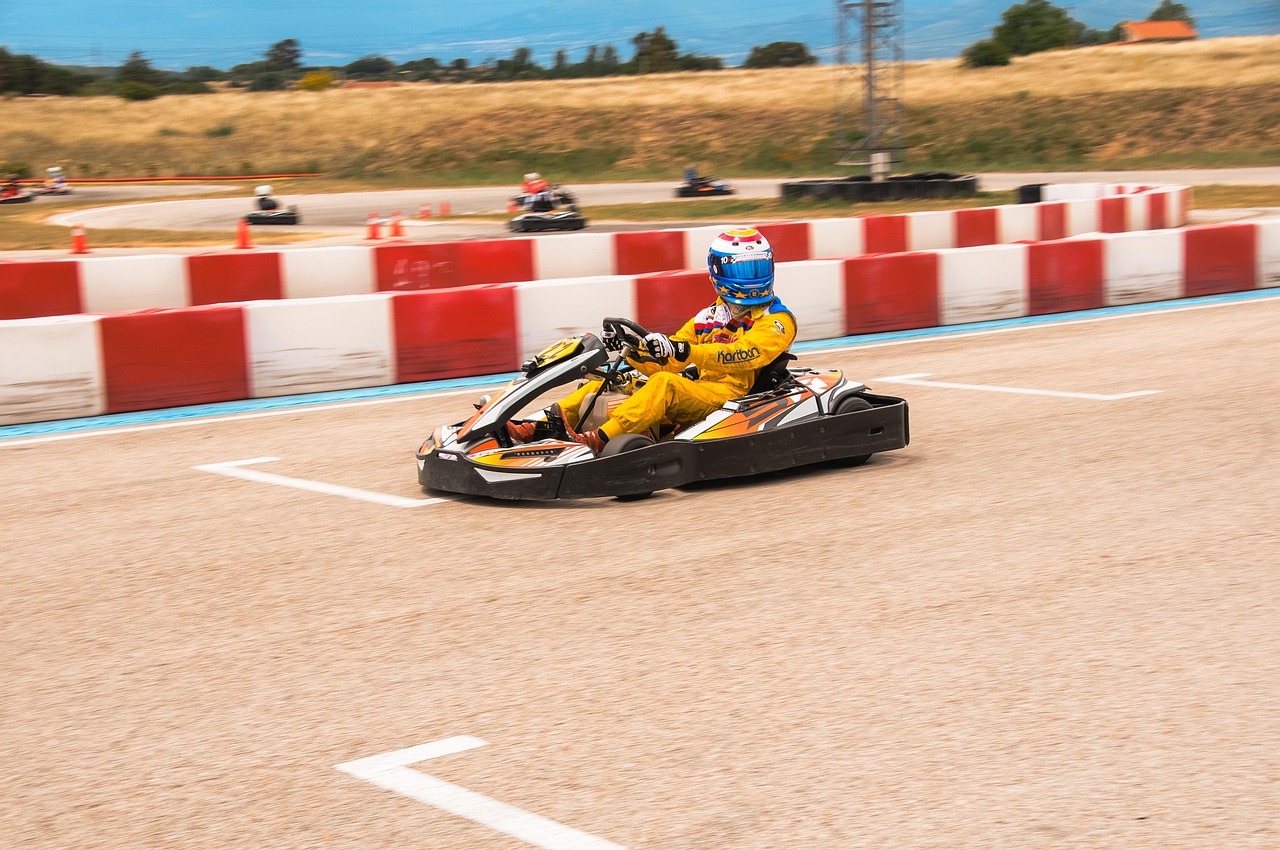 découvrez karting corner, votre destination idéale pour des courses de karting palpitantes en famille ou entre amis. vivez des sensations fortes sur nos pistes sécurisées et modernes.