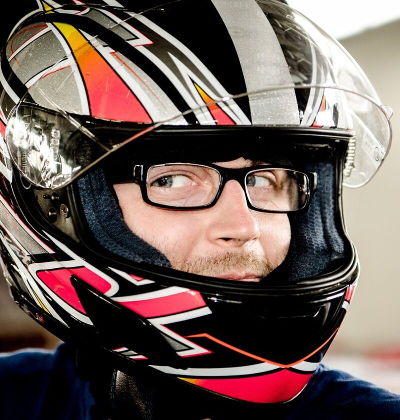 découvrez le karting acceleration : vivez des sensations fortes et améliorez votre vitesse sur circuit grâce à nos karts performants et sécurisés.