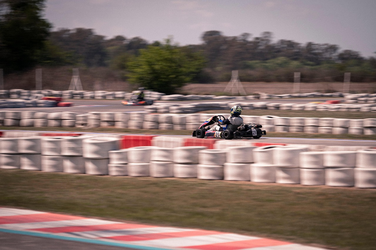 découvrez notre sélection de pneus de karting haute performance pour une adhérence et une vitesse optimales sur piste.